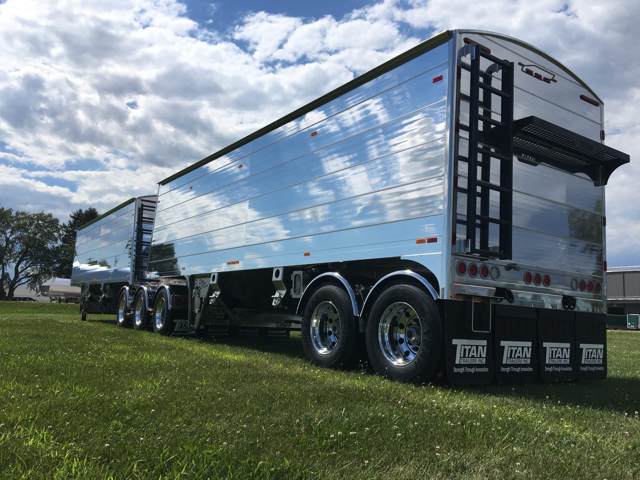 Polished B-Train Hoppers Have Arrived | Titan Trailers